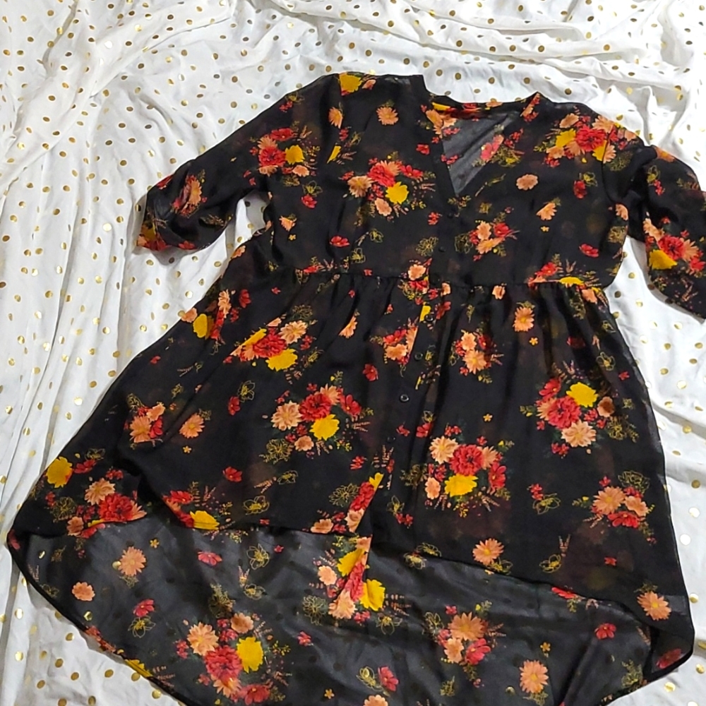 Torrid size 1 hi-lo sheer blouse 100% polyester